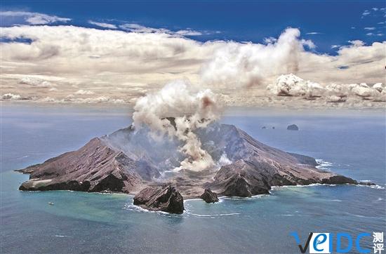 新西兰火山喷发，多名游客死亡失踪，20多家Web托管商突然关闭